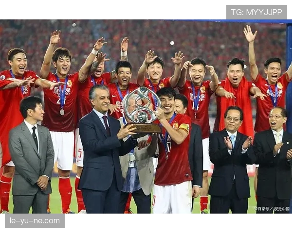 中超明星赛圆满落幕，传奇球星闪耀赛场引球迷狂热追捧