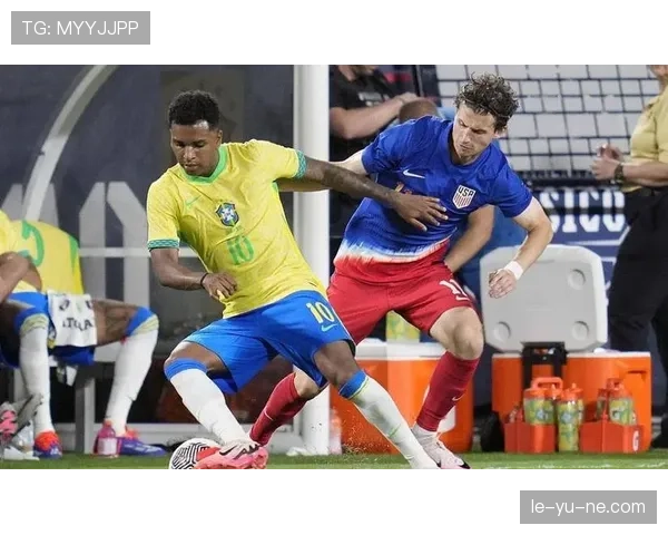 内马尔与罗德里戈联袂出战,巴西国家队新阵容引关注 内马尔与罗德里戈联袂出战,巴西国家队新阵容引关注