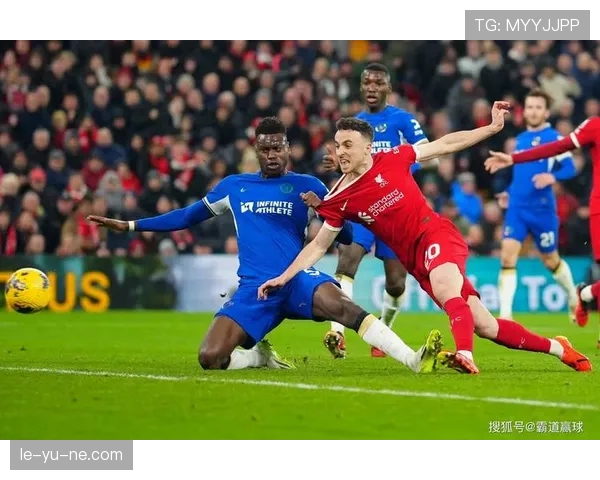 利物浦防线频繁被打身后，暴露压迫结构失效对防守稳定性的影响